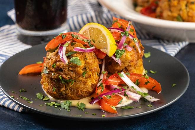 Order CRAB CAKES food online from Razzoo's store, Irving on bringmethat.com