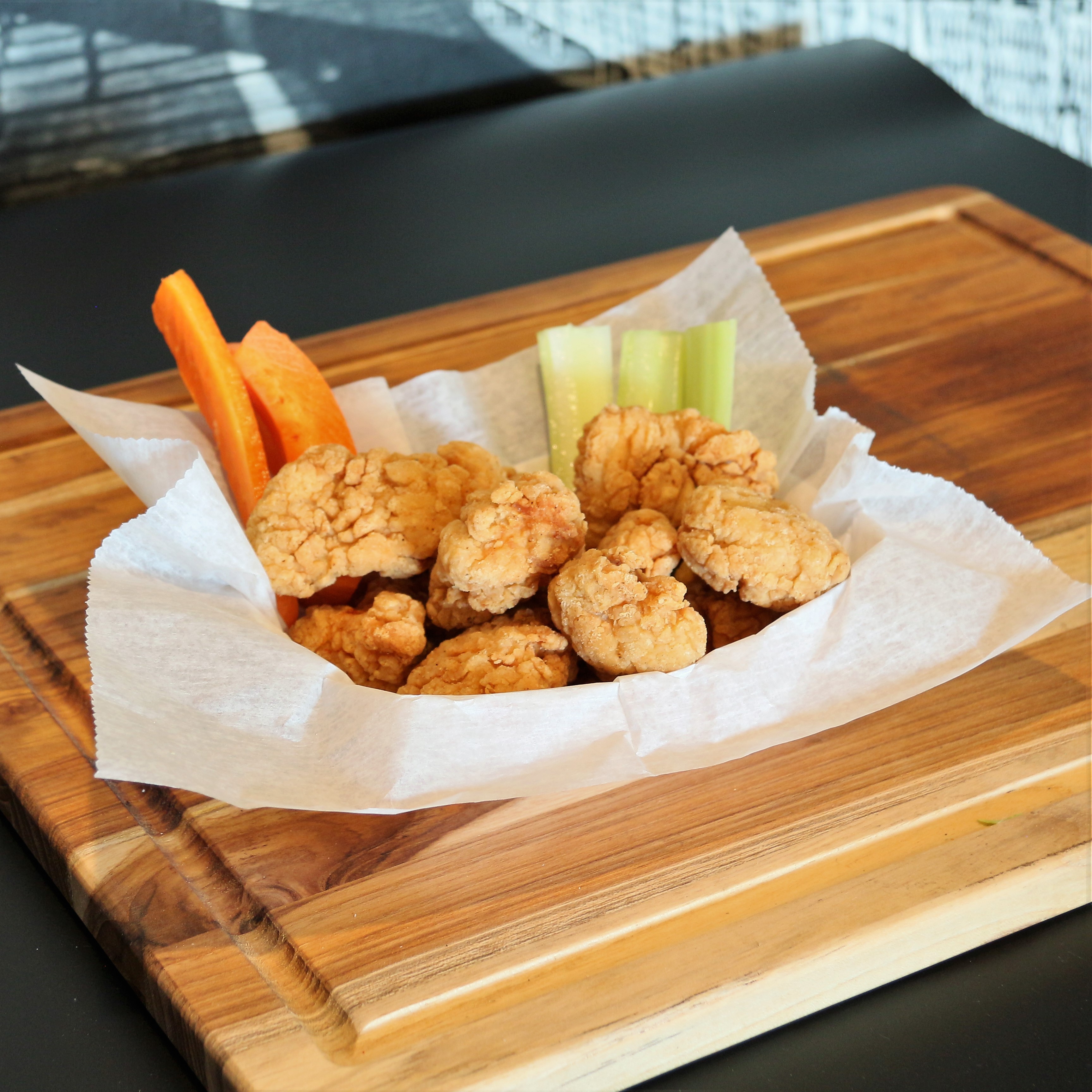Order 10 Boneless Wings food online from Mercato Restaurant And Pizzeria store, Delmar on bringmethat.com