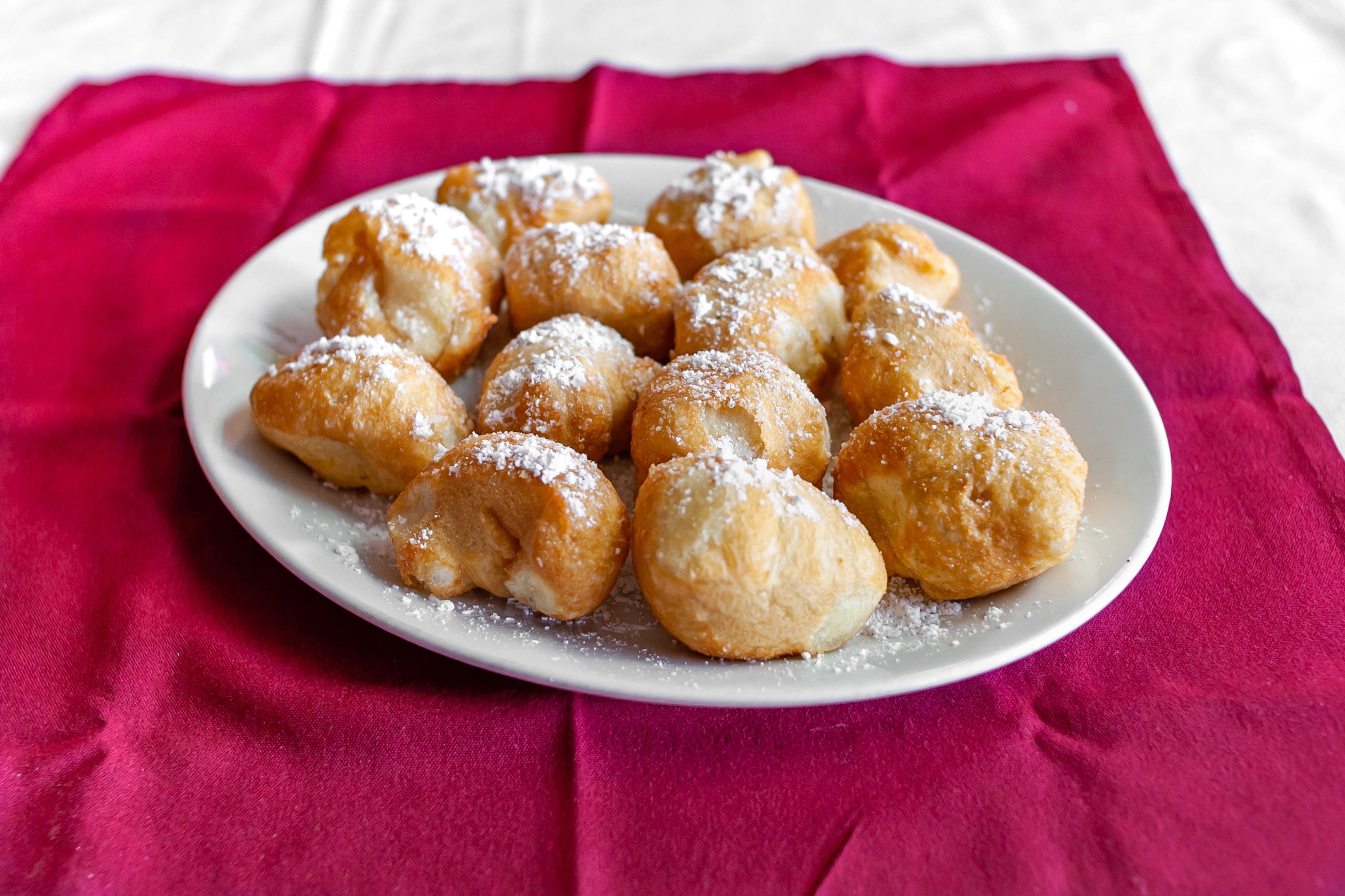 Order Zeppoli's - 7 Pieces food online from I Love NYC Pizza store, Orlando on bringmethat.com