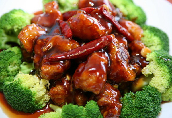 Order C20. General Tso's Chicken Combination Platters food online from Shun Cheong Chinese Restaurant store, La Vergne on bringmethat.com
