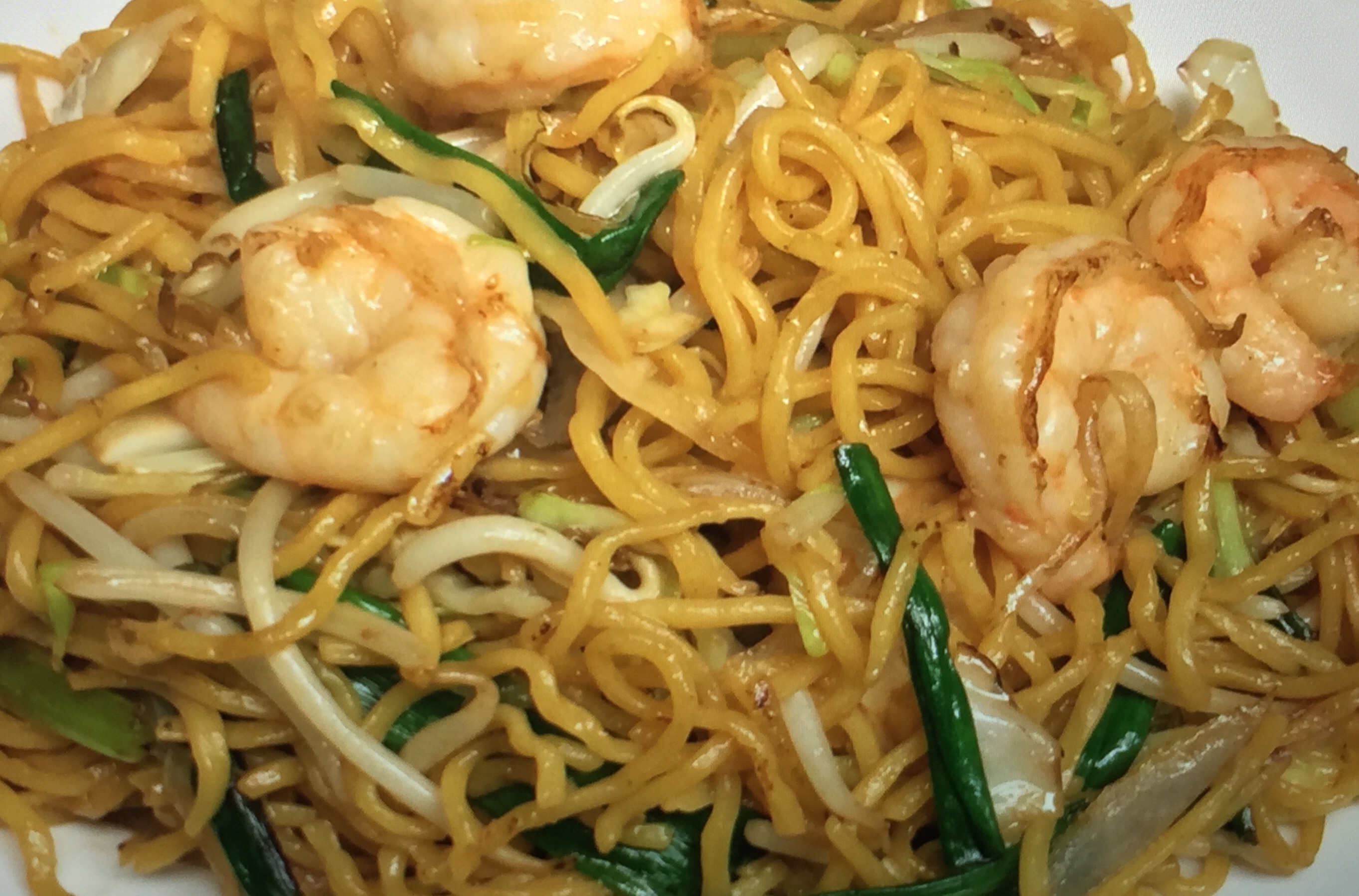 Order Vegetable Prawns Chow Mein 才虾面 food online from New Emmy's Restaurant store, San Francisco on bringmethat.com