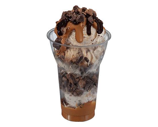 Order REESE'S Peanut Butter Cup-Layered Sundae food online from Baskin Robbins store, Rancho Cucamonga on bringmethat.com