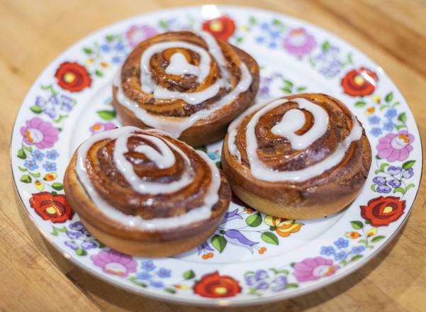 Order Cinnamon Roll food online from Give Thanks Bakery store, Detroit on bringmethat.com