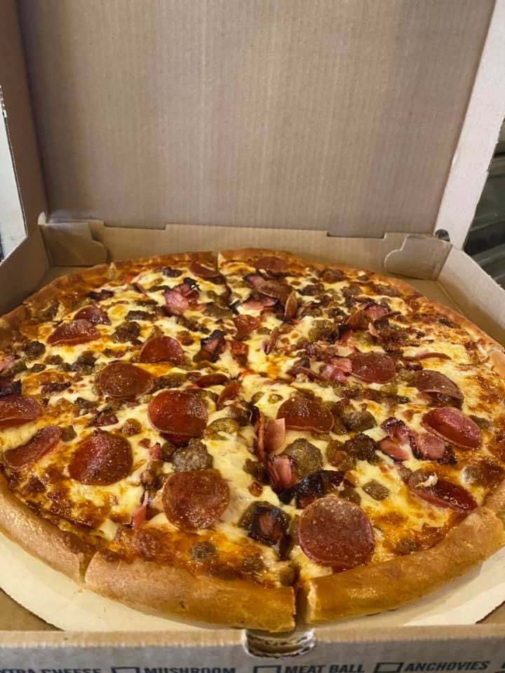 Order Meat Lover's Pizza - Small 10" food online from Pizza 101 store, Pomfret Center on bringmethat.com