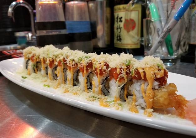 Order Crunchy Spicy Tuna Roll 寿司卷 food online from Chin Chin Brookhaven store, Brookhaven on bringmethat.com