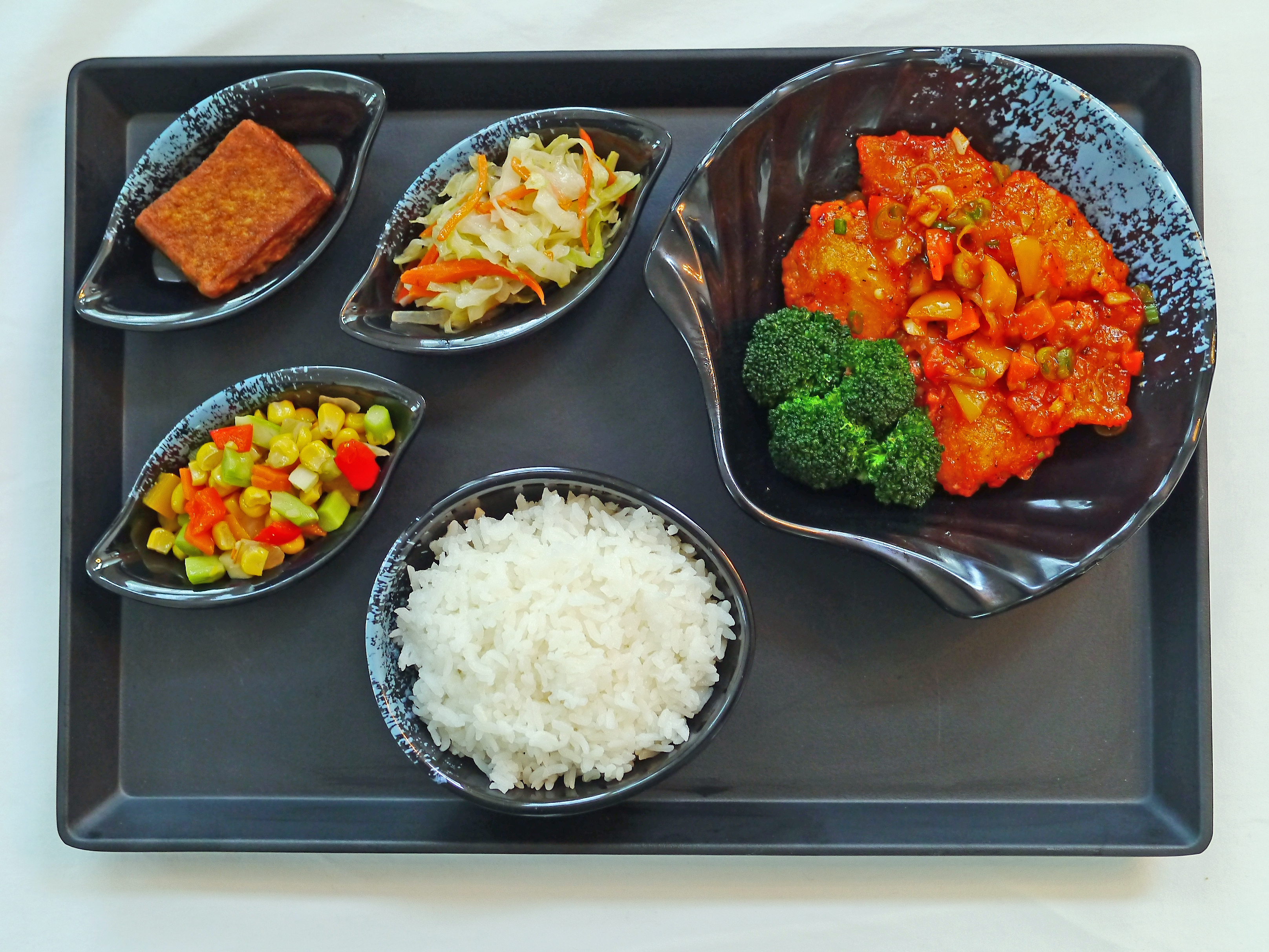 Order 15. Sweet and Sour Fish Bento 糖醋魚飯 food online from BD Cafe store, Chino on bringmethat.com