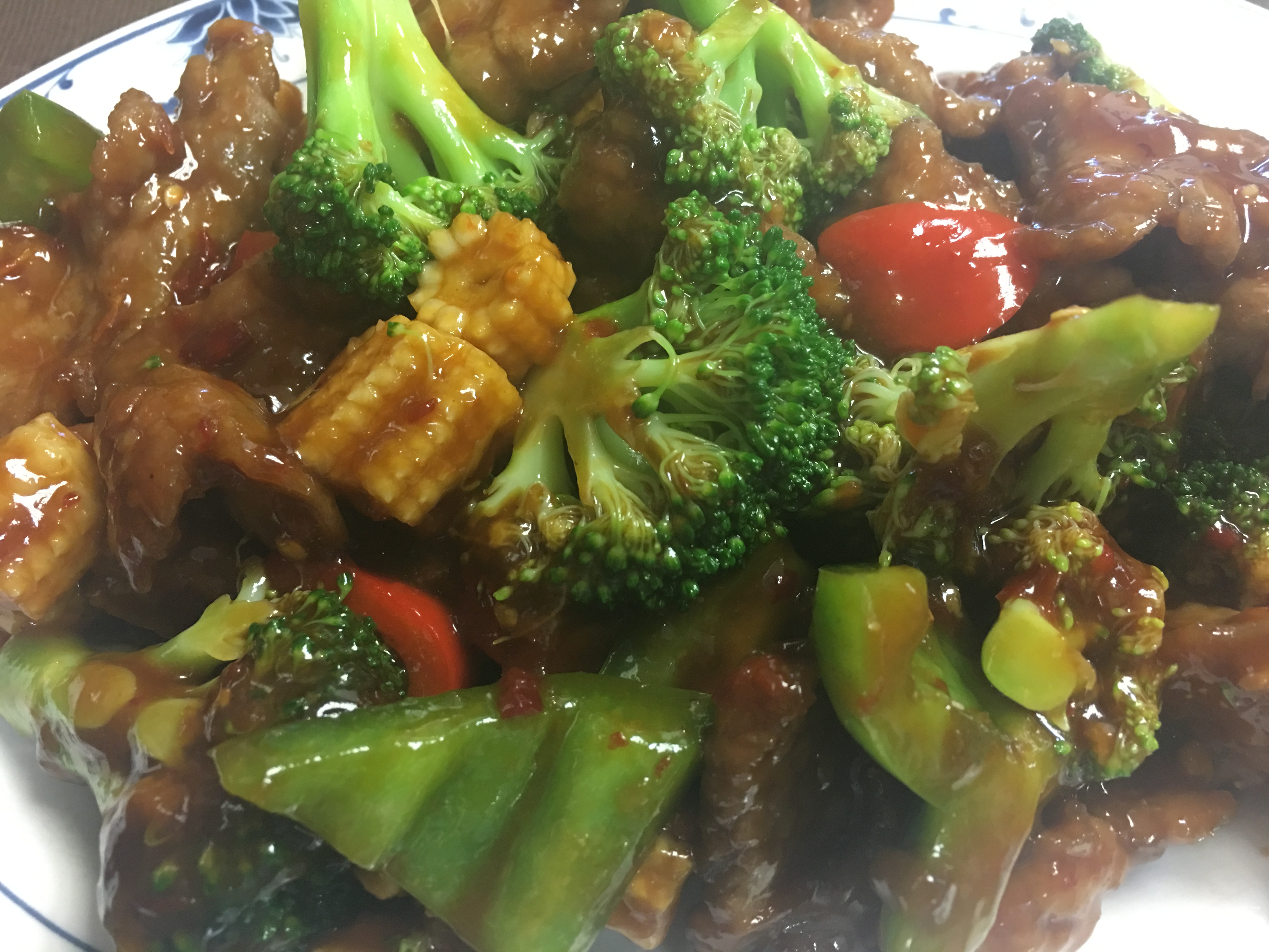 Order B8. Hunan Beef food online from QQ Star China Cafe store, Friendswood on bringmethat.com