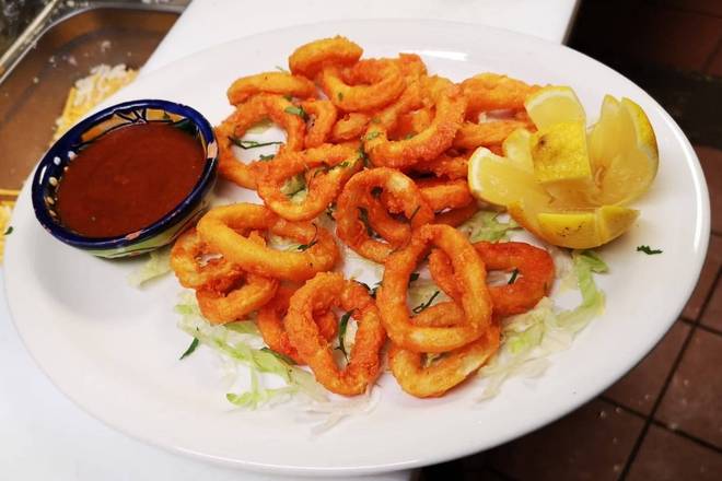 Order Fried Calamari food online from Clifton City Tavern Mexican Cantina store, Clifton on bringmethat.com