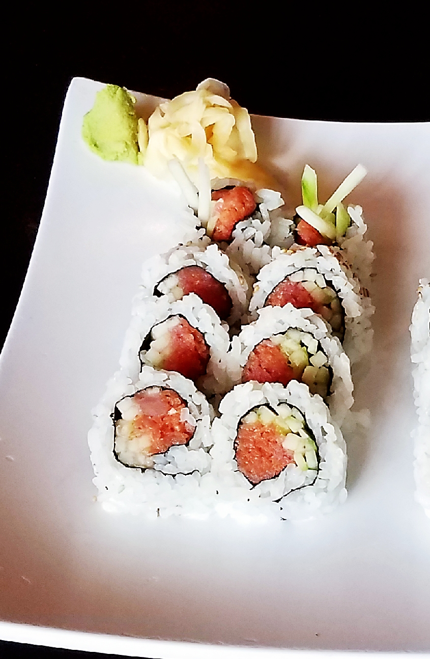 Order Spicy Salmon Roll * food online from Sakebomber Sushi & Grill store, Tempe on bringmethat.com