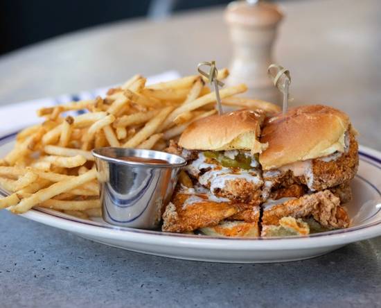 Order Fried Chicken Sandwich food online from Pub Street Ny store, Pleasantville on bringmethat.com