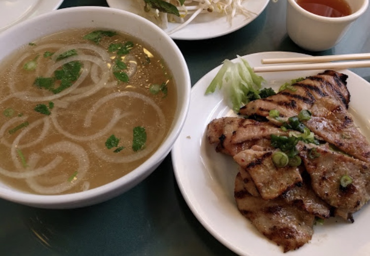 Order Grilled Chicken Noodle Soup (Phở gà nướng) food online from Hello Saigon store, New York on bringmethat.com