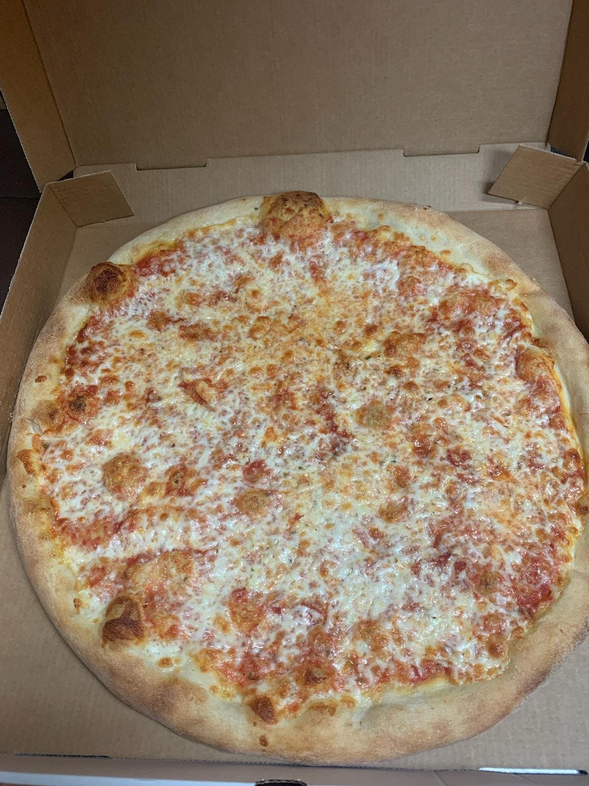 Order Cheese Pizza - Medium 12'' (6 Slices) food online from Royal Pizza store, Lake Ronkonkoma on bringmethat.com