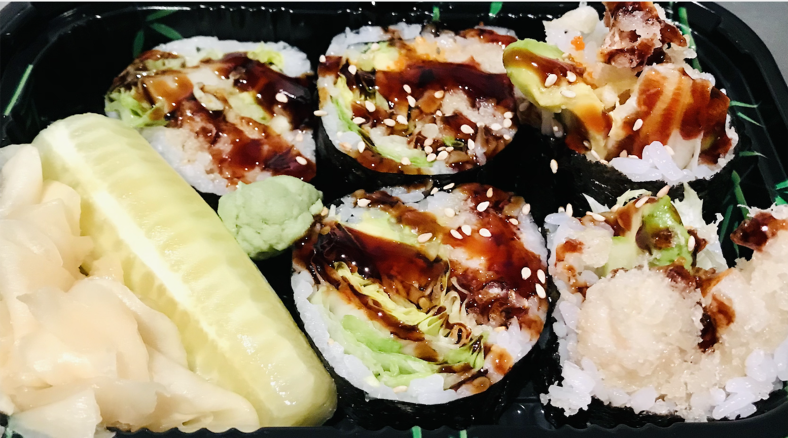 Order 99. Shrimp Tempura Maki food online from Thai Lemongrass & Sakura Sushi store, New York on bringmethat.com