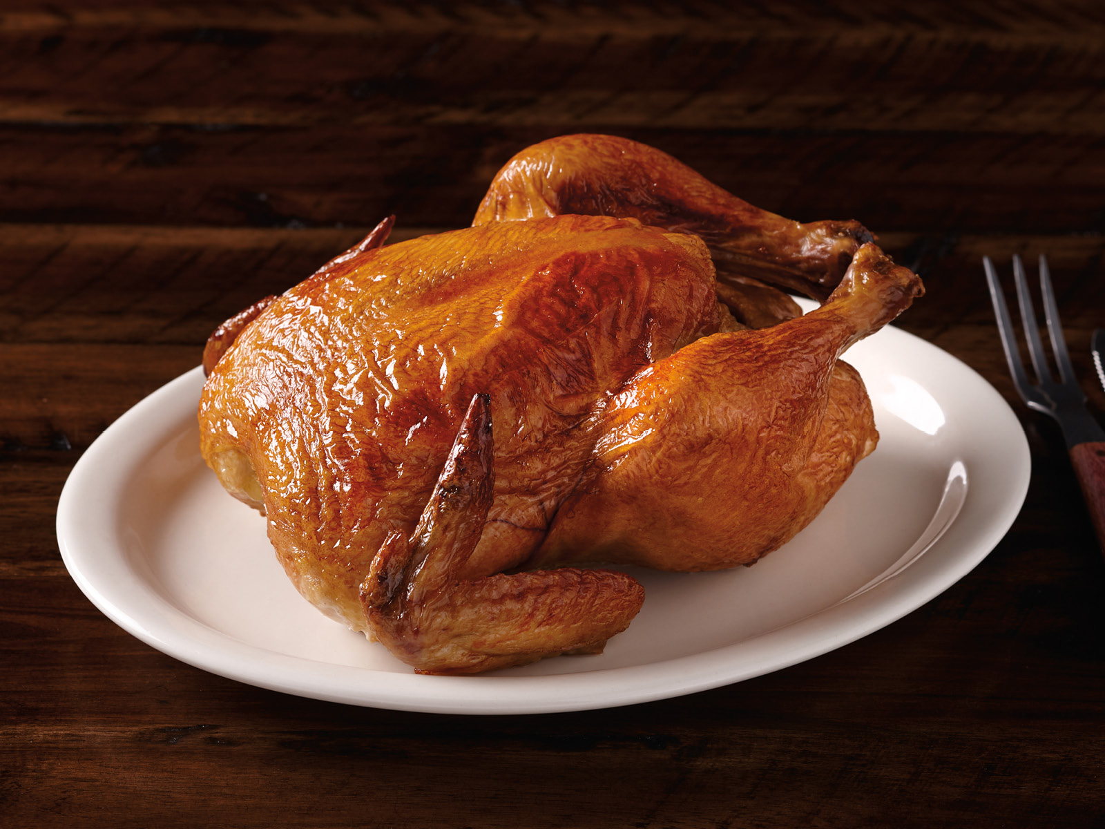 Order Rotisserie Chicken - Served Hot food online from Hy-Vee Mealtime store, Mankato on bringmethat.com