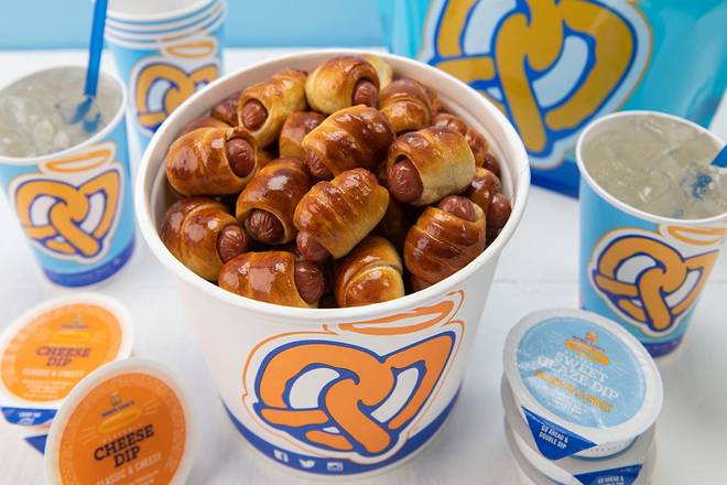 Order Mini Dogs Bucket Snack Pack food online from Auntie Anne store, Springfield on bringmethat.com