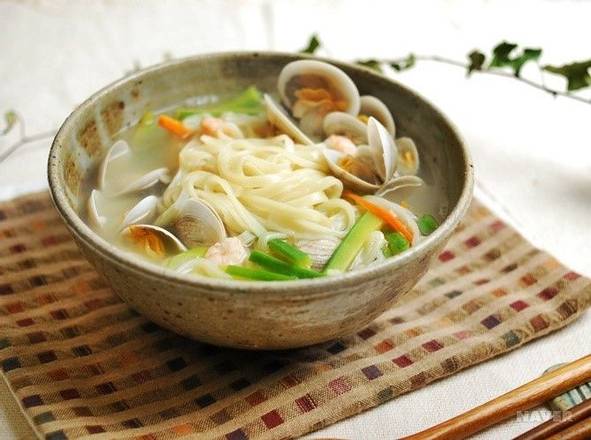 Order Seafood Noodle Soup (Hae Mul Kalguksu) food online from Koreana Restaurant store, Beaverton on bringmethat.com