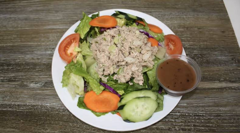 Order Tuna Platter Salad food online from Bagel Street Cafe store, Alamo on bringmethat.com