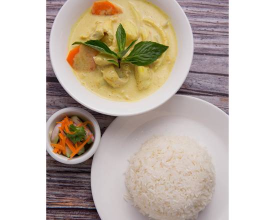 Order Yellow Curry food online from King Of Thai Noodle store, San Francisco on bringmethat.com