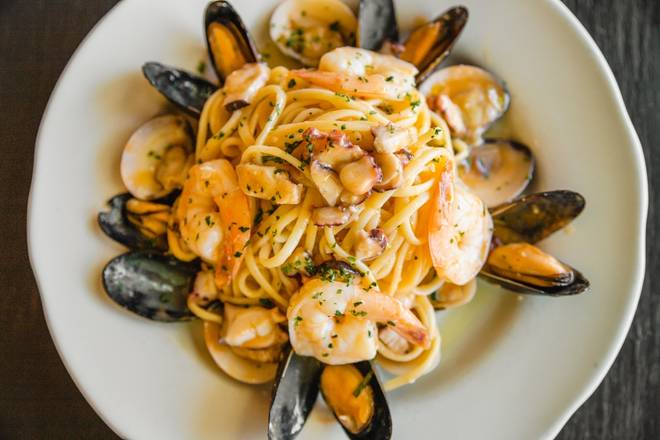 Order Linguine Frutti Mare food online from Parma Cucina Italiana store, San Diego on bringmethat.com