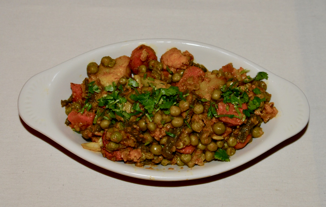 Order Mixed Vegetable Curry food online from India Tandoori store, Los Angeles on bringmethat.com