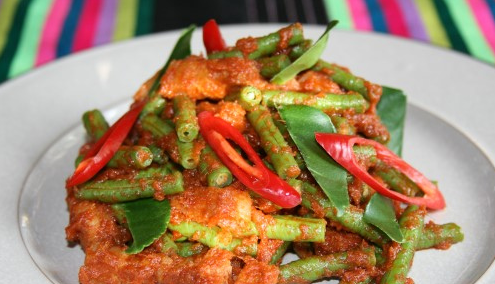 Order Pad Prik King food online from Thaiwat Restaurant store, Reading on bringmethat.com