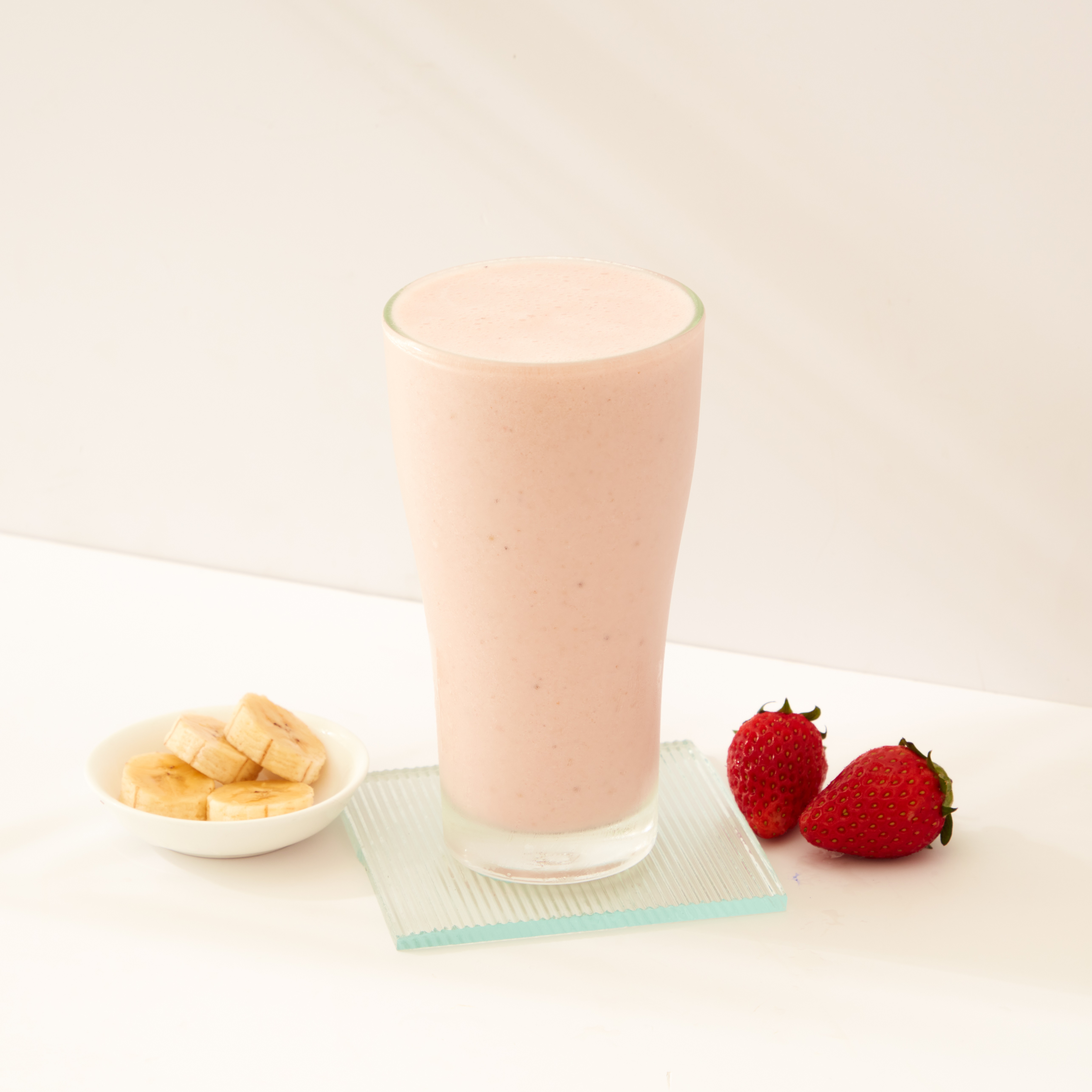 Order Strawberry Banana Smoothie food online from The Bunny Tea store, La Quinta on bringmethat.com