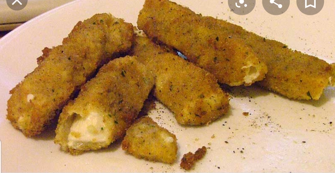 Order 8 piece mozzarella cheese sticks food online from New Star Gyros store, Chicago on bringmethat.com