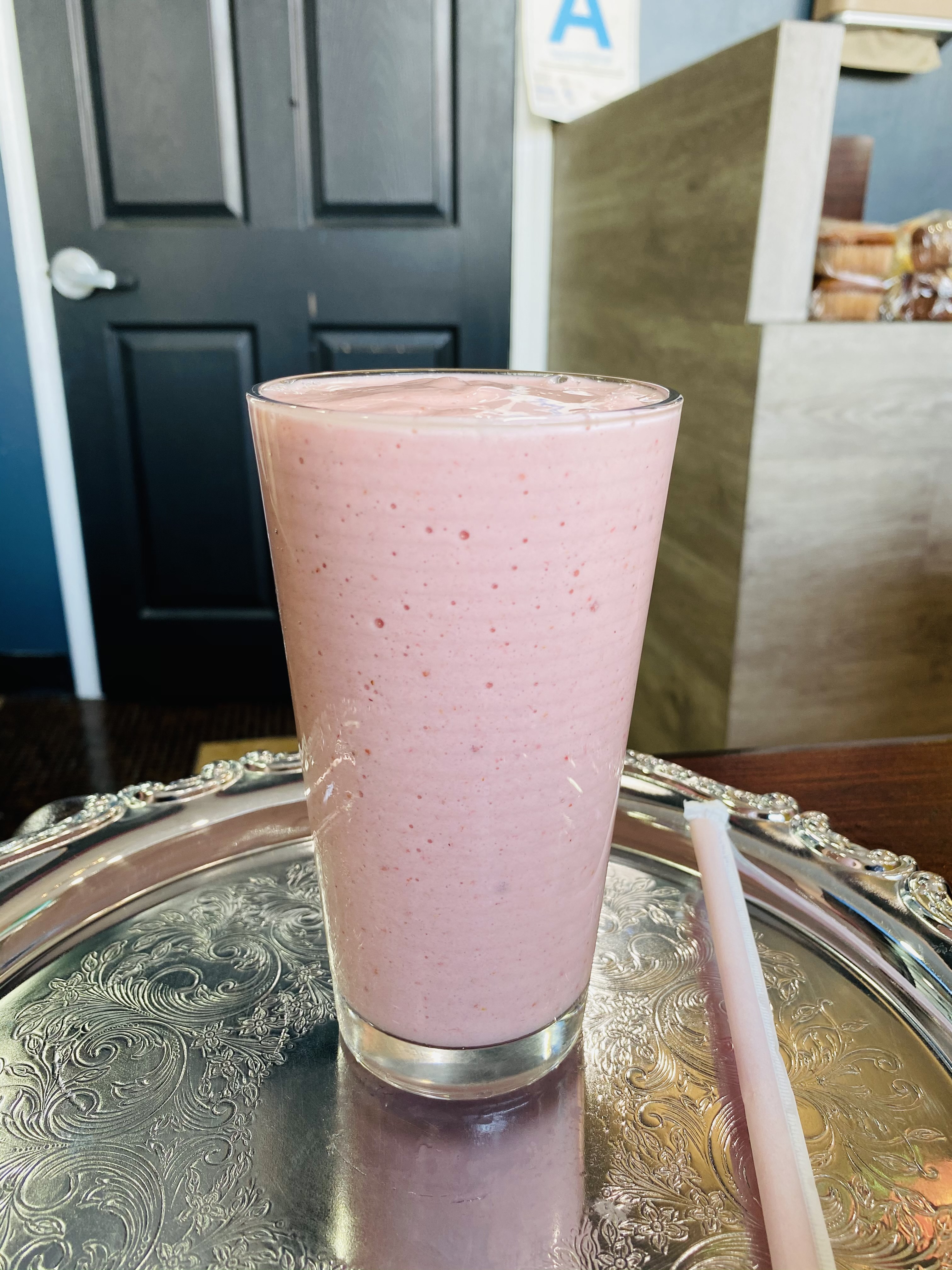 Order Strawberry & Banana Smoothie food online from Fleur Café store, Los Angeles on bringmethat.com