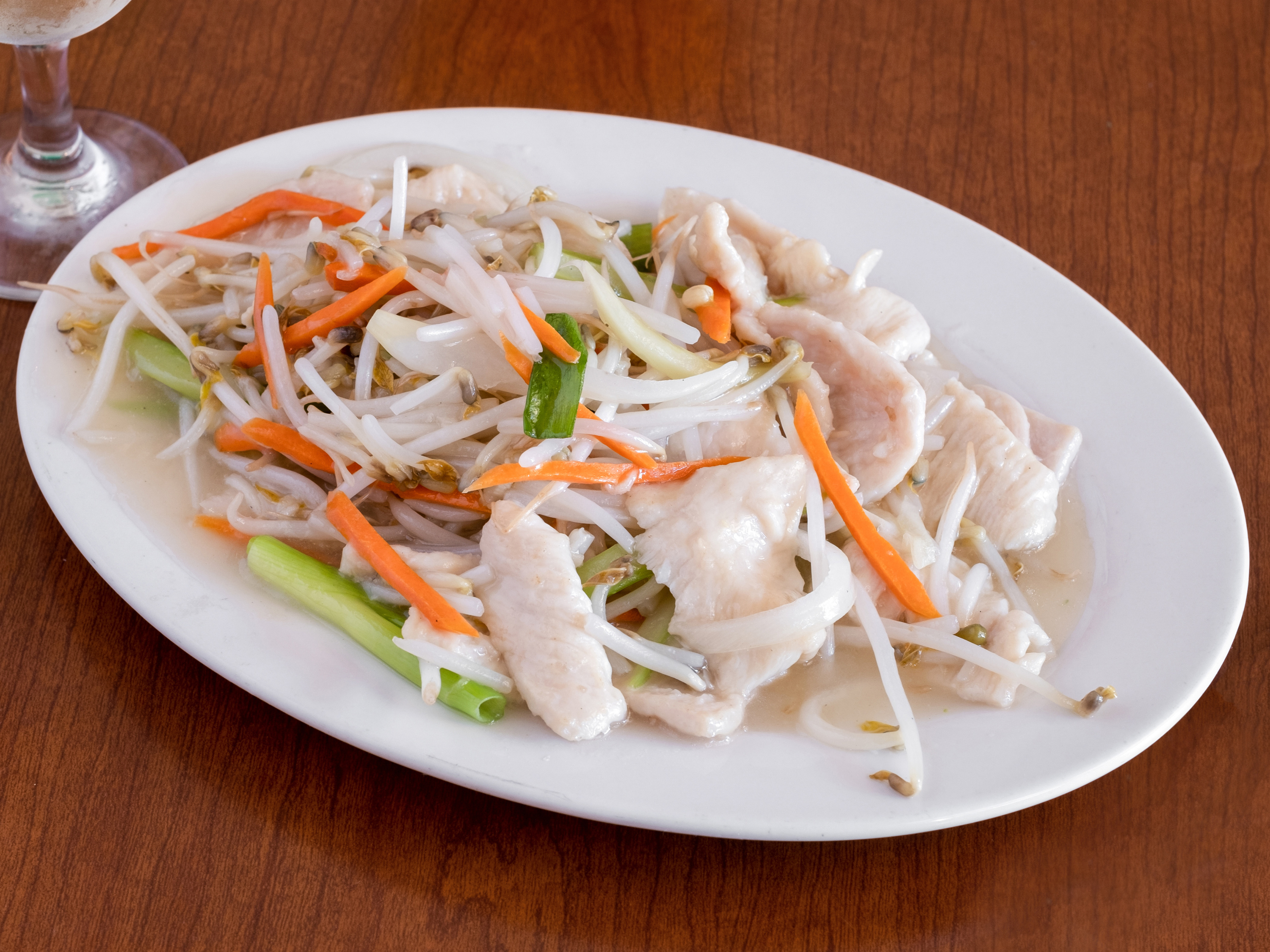 Order Chicken Chow Mein/Crispy noodles food online from Lakeview Garden store, Westlake Village on bringmethat.com