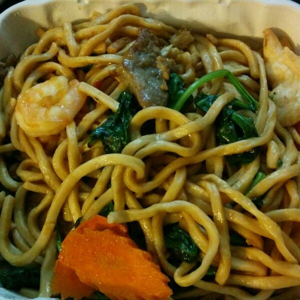 Order 88. Shanghai Style Chow Mein food online from New China Express store, Seattle on bringmethat.com