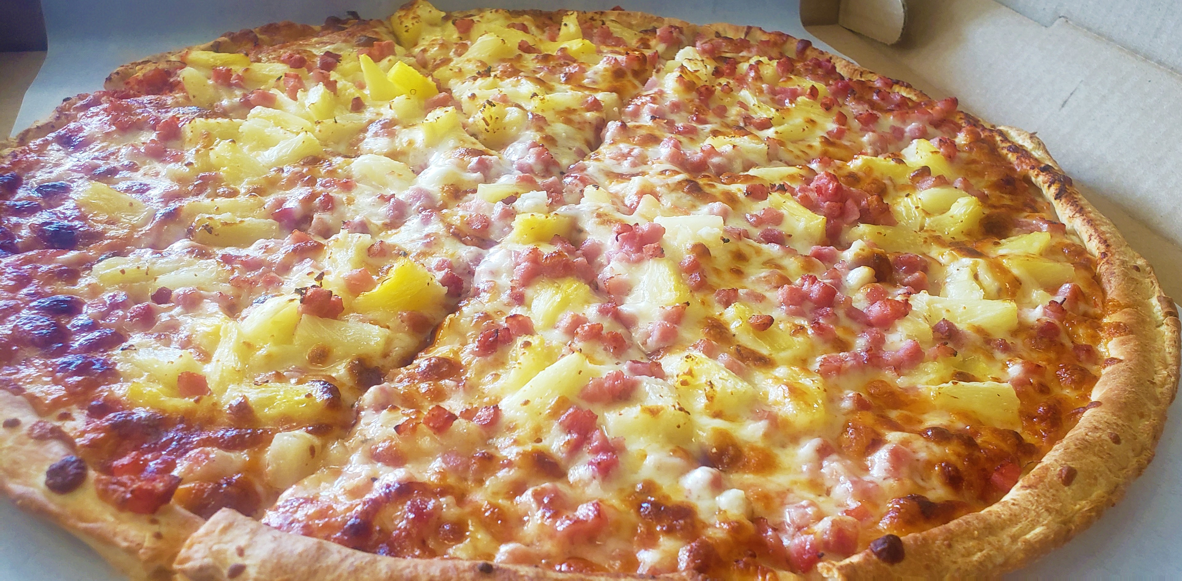 Order Hawaiian Pizza food online from Gregory House Of Pizza store, Belmont on bringmethat.com