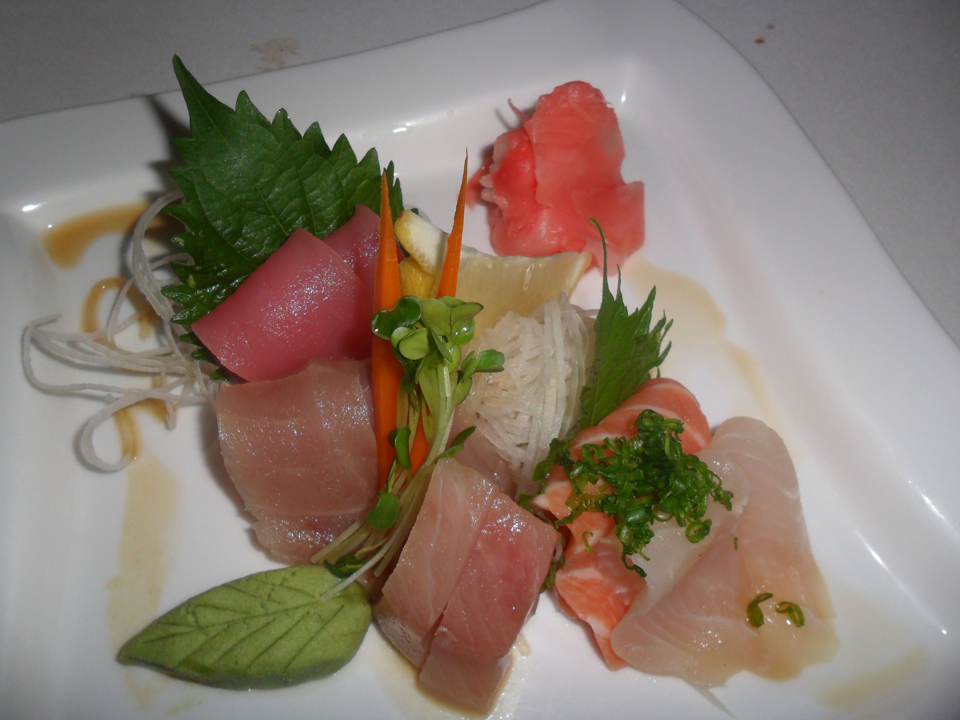 Order Assorted Sashimi (chef's choice) food online from Ken of Japan store, Simi Valley on bringmethat.com
