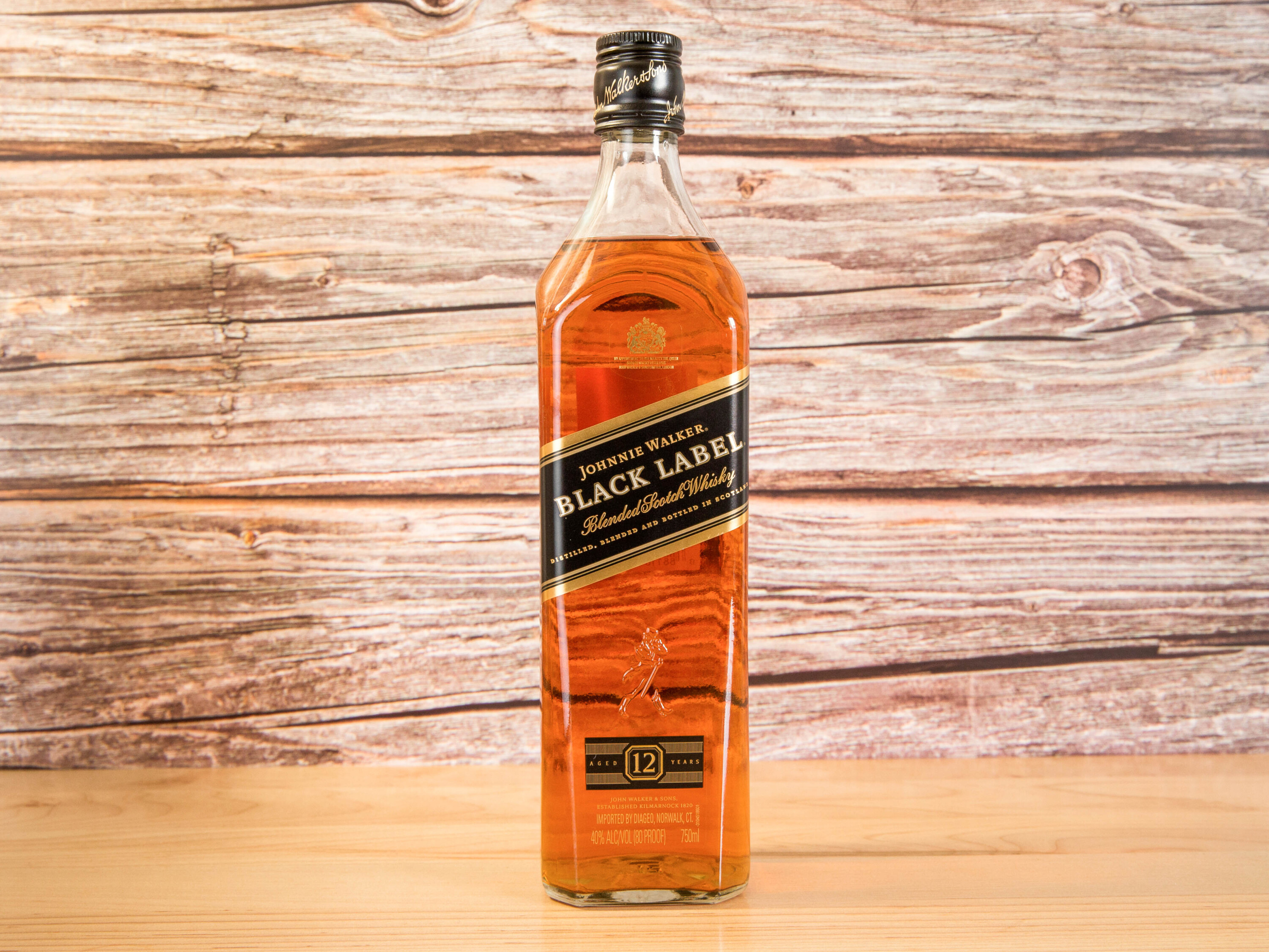 Order Johnnie Walker Black Label  food online from Taipei Fine Wine & Liquor 台北酒莊 store, NY on bringmethat.com