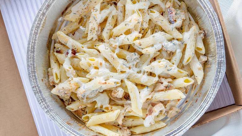 Order Chicken Alfredo food online from Cousin Vinny's Pizza store, Dayton on bringmethat.com