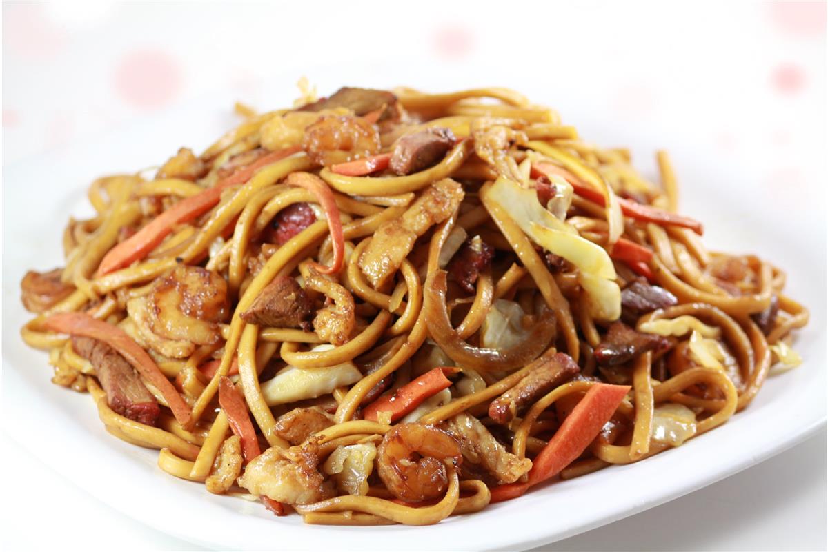 Order House Lo Mein food online from Ichiban Golden Dragon store, South Bend on bringmethat.com