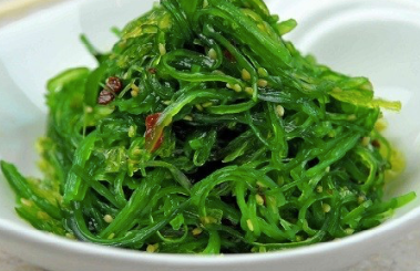 Order 日式海草 Japanese Style Seaweed Salad food online from Zen Noodle Bar store, San Mateo on bringmethat.com