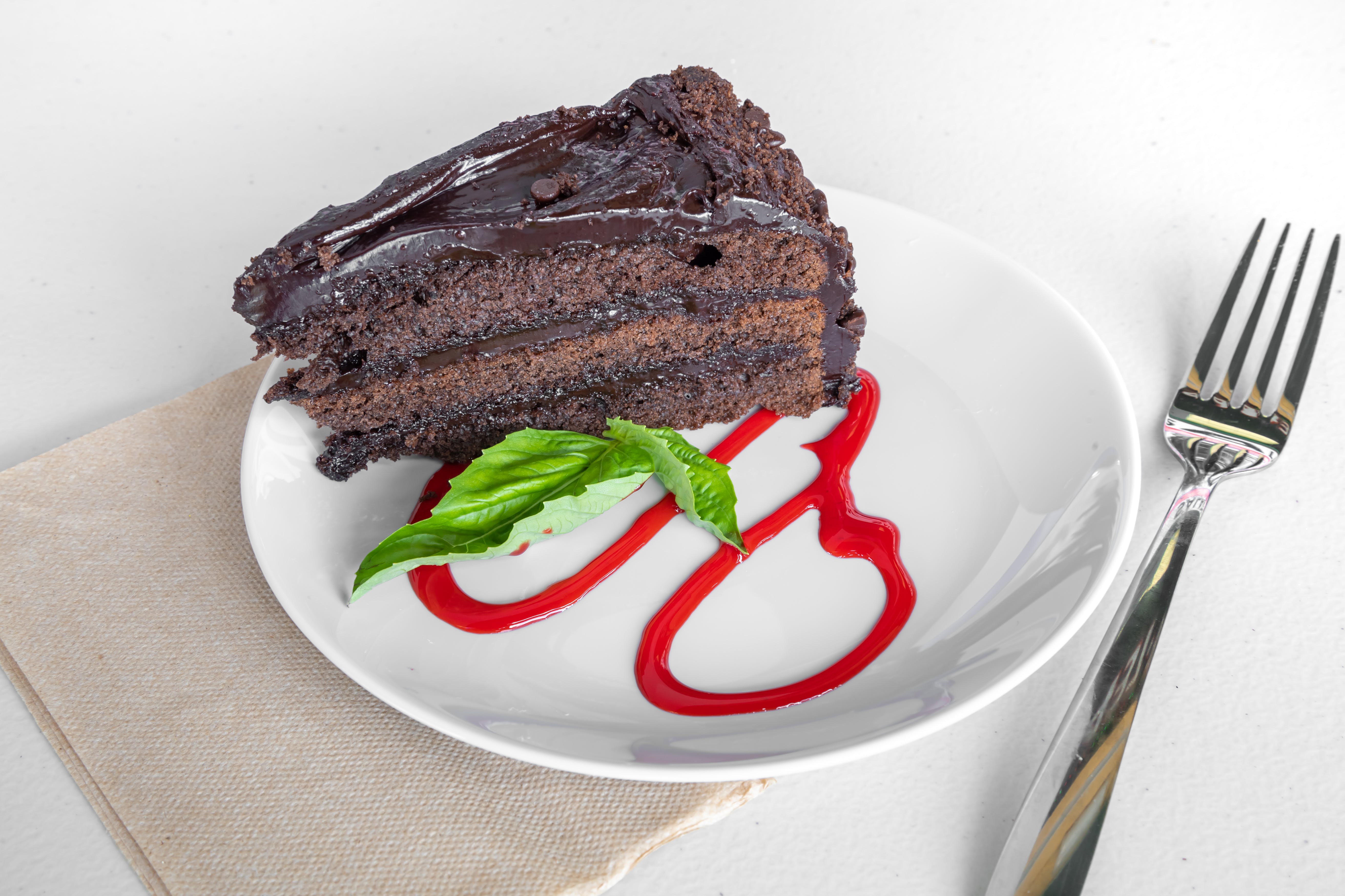 Order Chocolate Cake - Dessert food online from Pizza Machine - Hollywood store, Hollywood on bringmethat.com