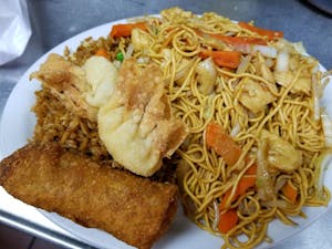 Order C6. Chicken Lo Mein food online from China Restaurant store, Roseville on bringmethat.com