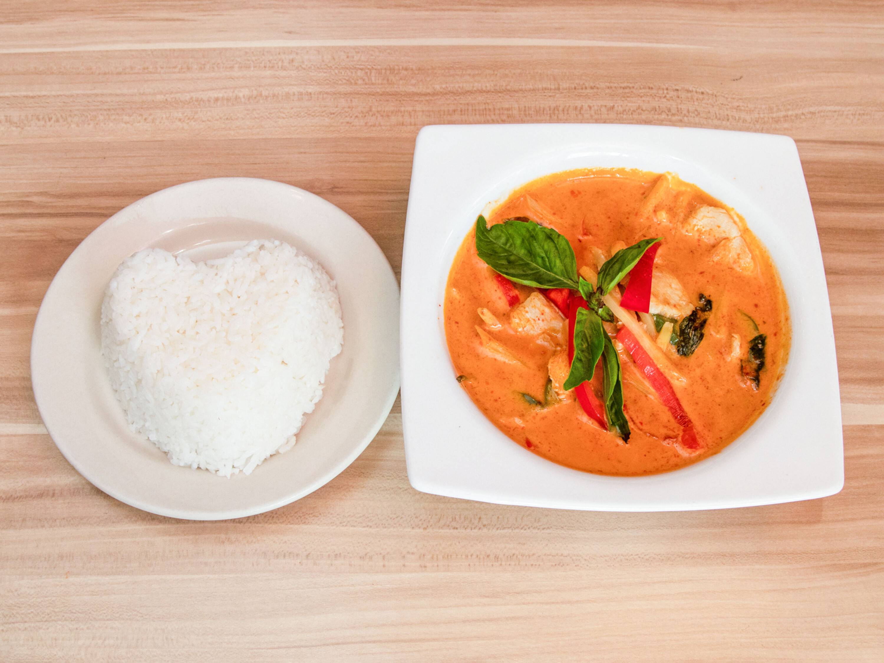 Order M7. Red Curry food online from Thai '99 II store, Charlottesville on bringmethat.com