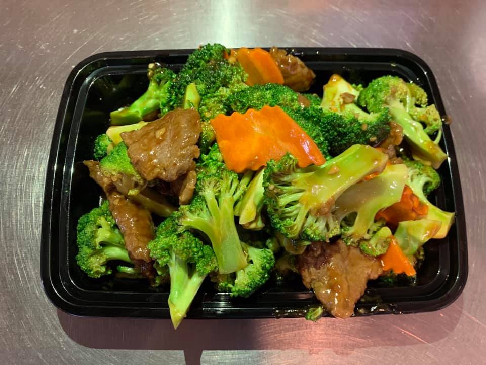 Order 55. Broccoli Beef food online from Chopstix Asian Diner store, Tucson on bringmethat.com