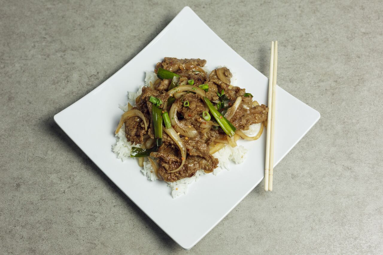 Order Mongolian Beef / 葱爆牛肉 food online from Lucky Bamboo Restaurant store, Nashville on bringmethat.com