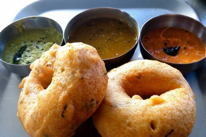 Order Medhu Vada food online from Nala’S Indian Restaurant store, Austin on bringmethat.com