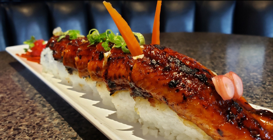 Order King Dragon Roll food online from Nonstop Sushi & Sake Bar store, Santa Monica on bringmethat.com