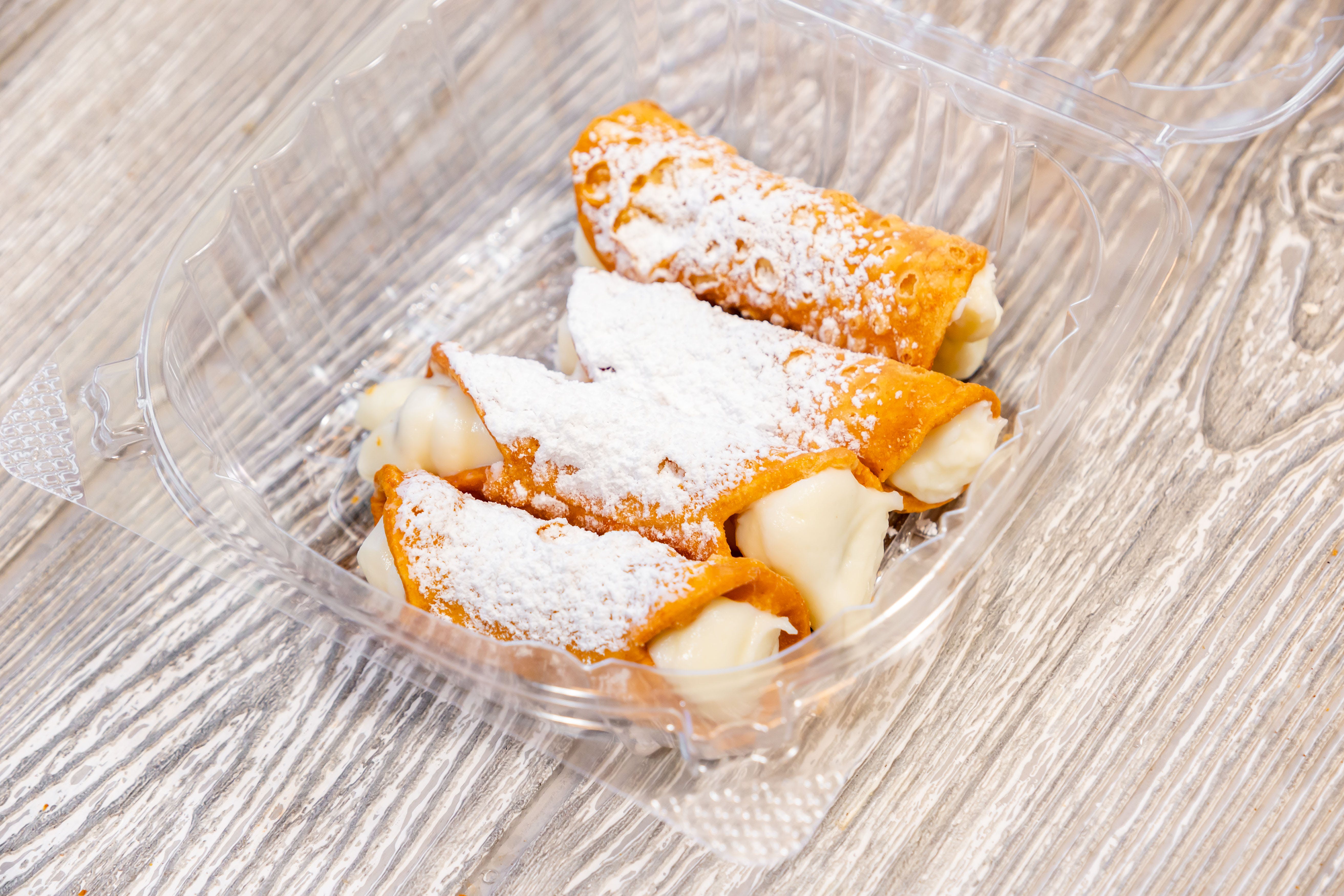 Order Cannoli - Dessert food online from Gianni Pizza store, Wilmington on bringmethat.com