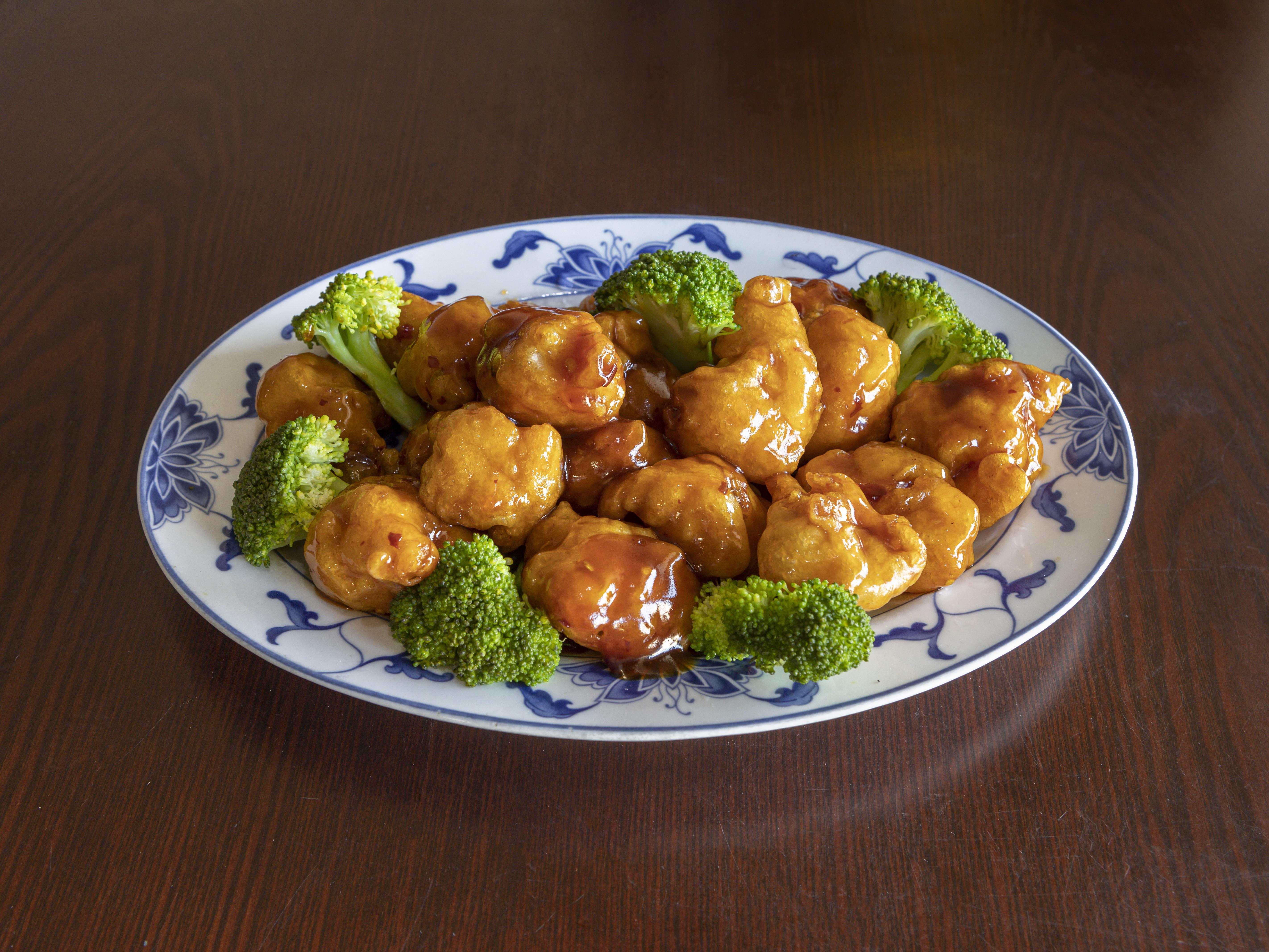 Order C18. General Tso's Chicken food online from Lucky China store, Kennesaw on bringmethat.com