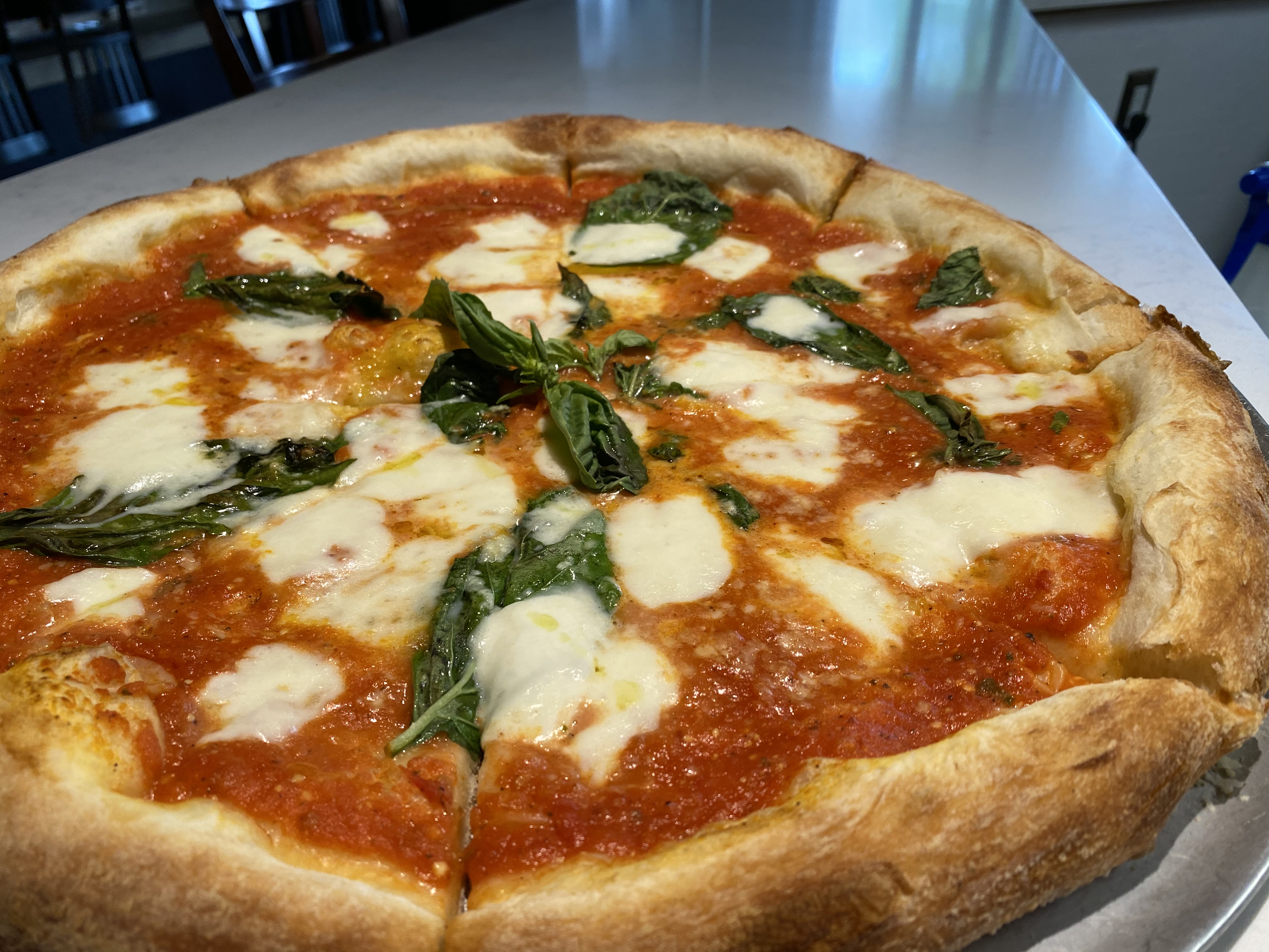 Order 16" Large Margherita  food online from Vito's famous pizza & italian store, Sunnyvale on bringmethat.com