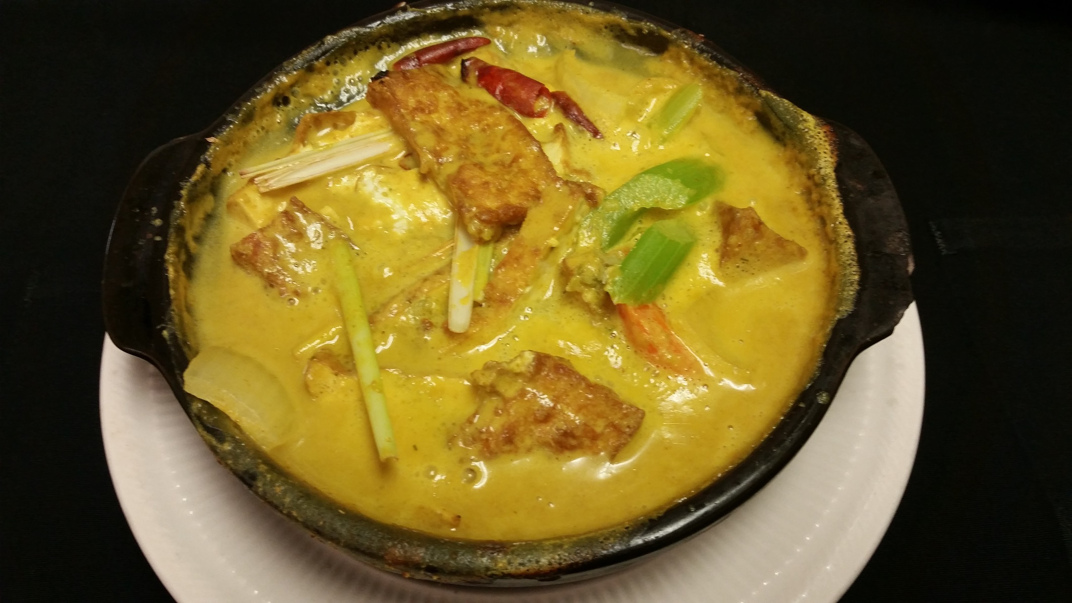 Order Vegetarian Yellow Curry food online from Hoi An 1608 store, San Francisco on bringmethat.com