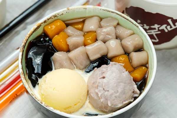 Order 21.4.  Grass Jelly, Rice Ball, Red Bean & Boba food online from Nomico Healthy Dessert store, Tucson on bringmethat.com