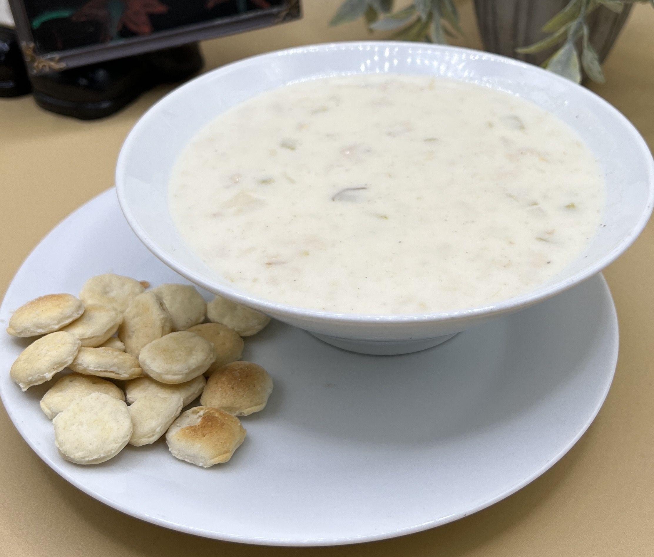 Order Clam Chowder Soup food online from Spreadz store, San Jose on bringmethat.com