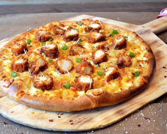 Order Nashville Hot Chicken Pizza food online from Local Pizza & Wings store, Charlotte on bringmethat.com
